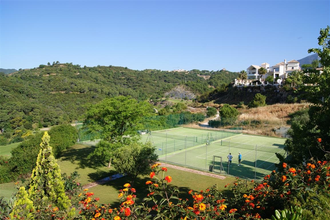 Cover of album 2 from Los Arqueros Golf & Country Club